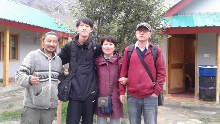 Flying Monk Huts & Restaurant Bed & Breakfast Kyelang Luaran gambar